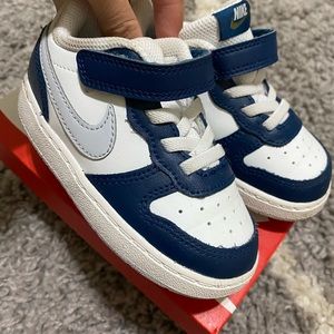 Nike Court Borough Mid 2 size 7c
